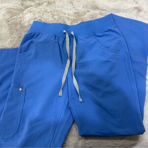 Kade cargo figs pants.